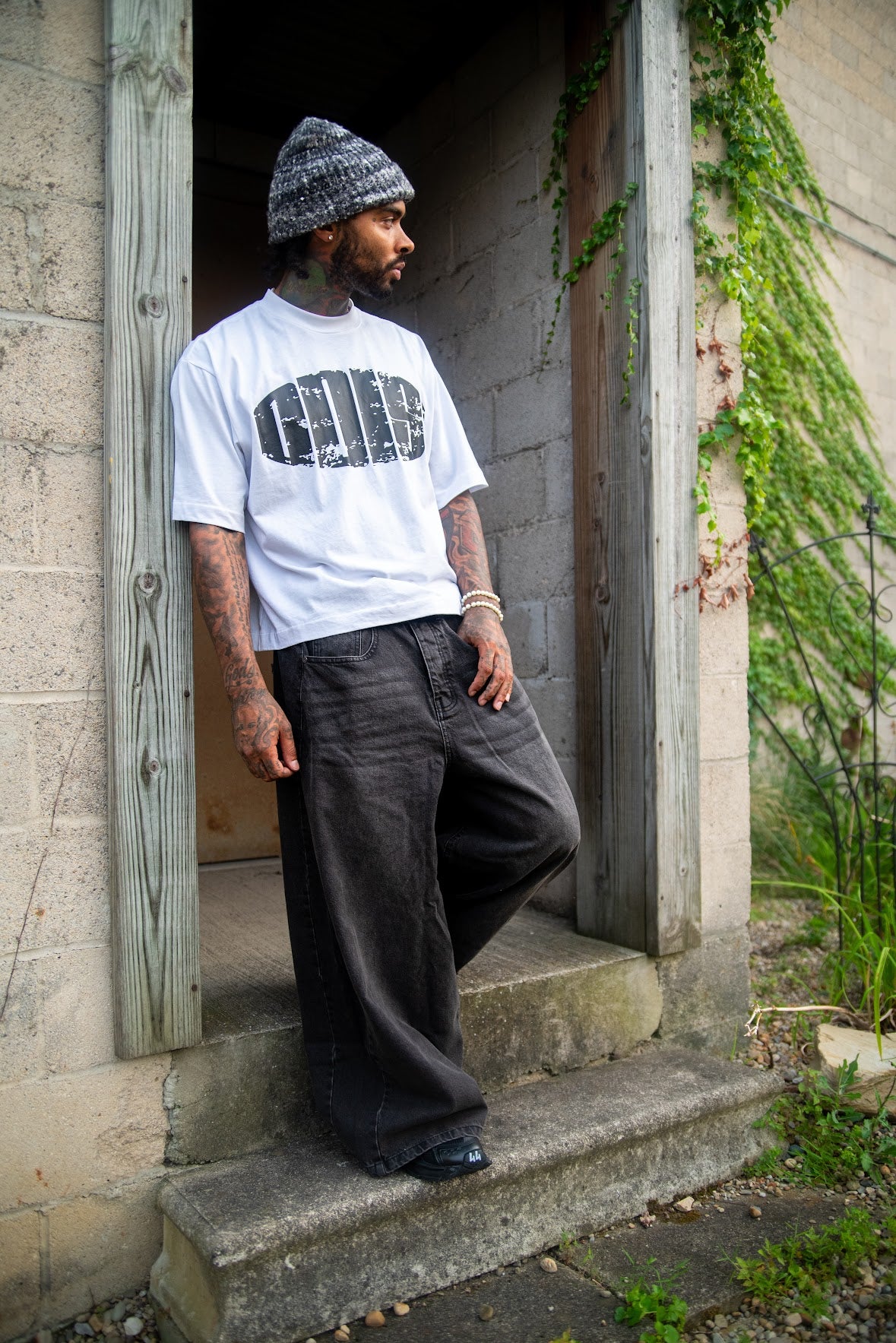 ODISI “EVERYDAY ADVENTURE TEE” (ESSENTIAL WHITE)